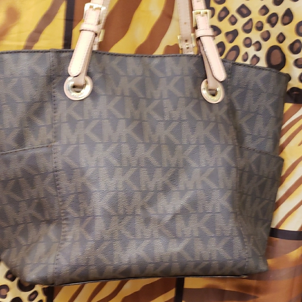 Michael Kors Brown Signature Tote with Structured Design - Picture 5 of 10